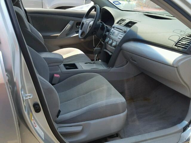 JTNBE46K573056031 - 2007 TOYOTA CAMRY NEW SILVER photo 5