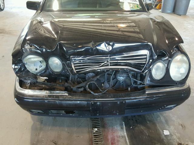 WDBJF72F0VA117882 - 1997 MERCEDES-BENZ E 420 BLACK photo 9