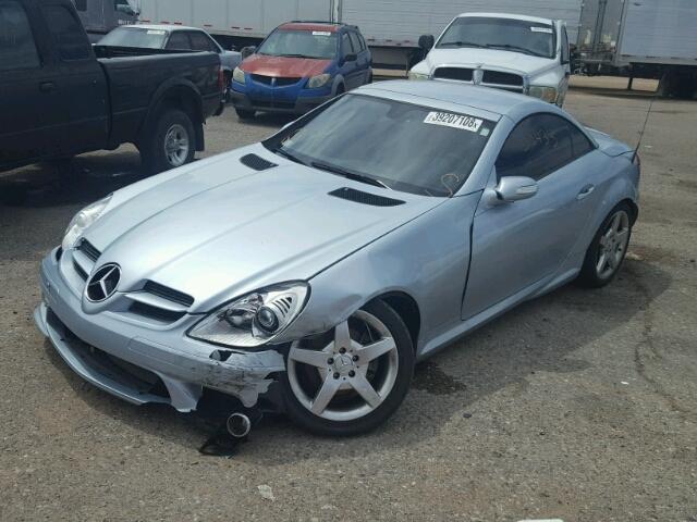 WDBWK54F36F097988 - 2006 MERCEDES-BENZ SLK 280 SILVER photo 2