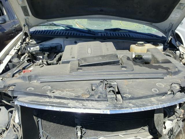 5LMFU275X7LJ16254 - 2007 LINCOLN NAVIGATOR Beyaz fotoğraf 7