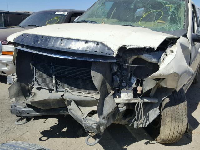 5LMFU275X7LJ16254 - 2007 LINCOLN NAVIGATOR Beyaz fotoğraf 9