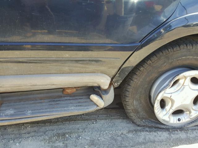 5LMPU28A0XLJ16540 - 1999 LINCOLN NAVIGATOR 黑色 照片 9