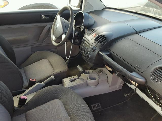 3VWBK31C85M413489 - 2005 VOLKSWAGEN NEW BEETLE შავი ფოტო 5