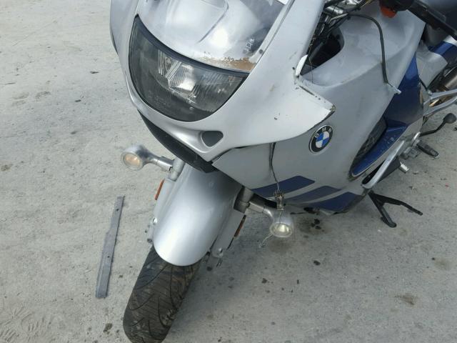 WB10554A5XZA52280 - 1999 BMW K1200 RS SILVER photo 10