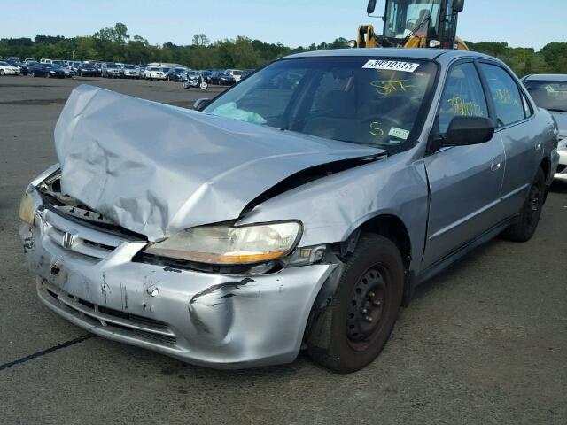 1HGCF86682A111660 - 2002 HONDA ACCORD SILVER photo 2