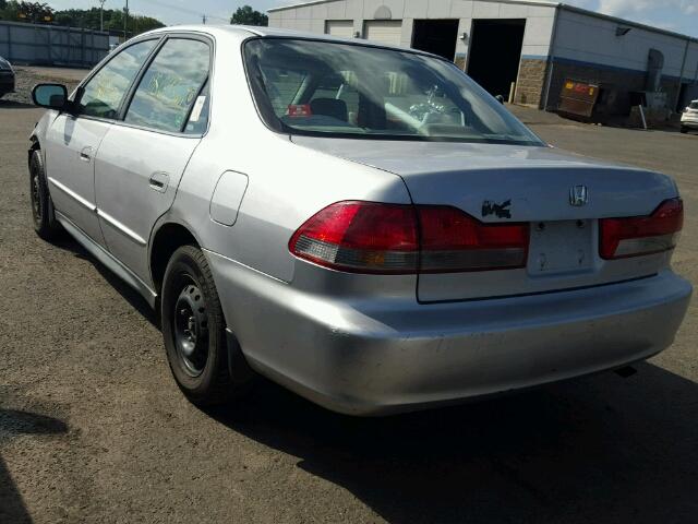 1HGCF86682A111660 - 2002 HONDA ACCORD SILVER photo 3