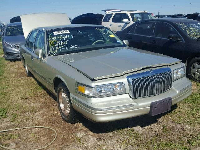 1LNLM82W5VY746059 - 1997 LINCOLN TOWN CAR S GREEN photo 1