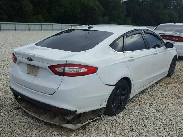 3FA6P0H72FR252676 - 2015 FORD FUSION WHITE photo 4