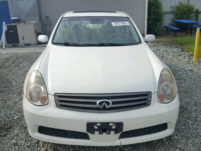 JNKCV51E05M211493 - 2005 INFINITI G35 WHITE photo 9