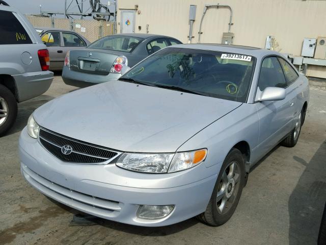 2T1CF28P9XC207060 - 1999 TOYOTA CAMRY SOLA SILVER photo 2