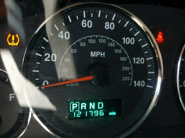 1J8HG48K96C206090 - 2006 JEEP COMMANDER RED photo 8