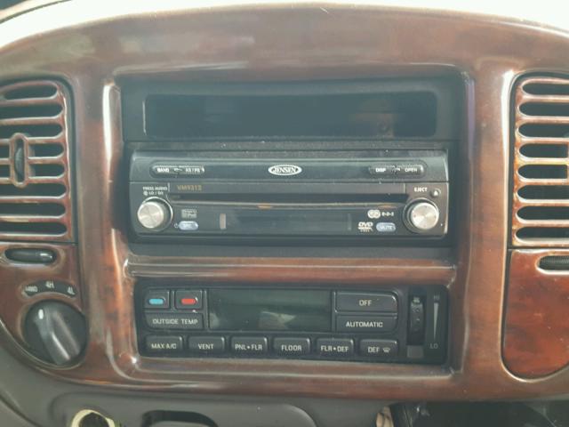 5LMEU27R92LJ02613 - 2002 LINCOLN NAVIGATOR Weiß Foto 10