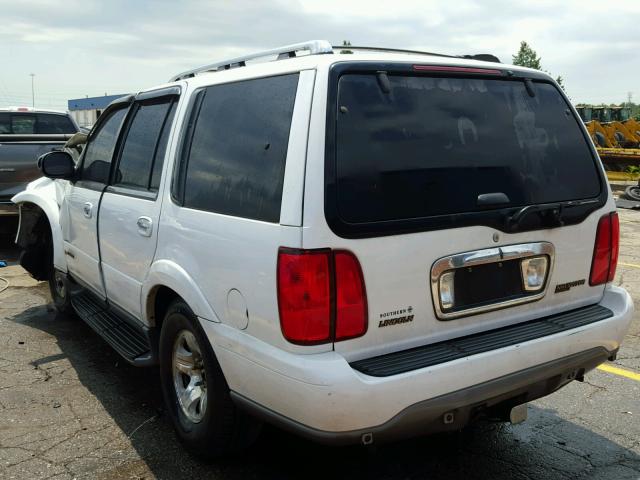 5LMEU27R92LJ02613 - 2002 LINCOLN NAVIGATOR Weiß Foto 3