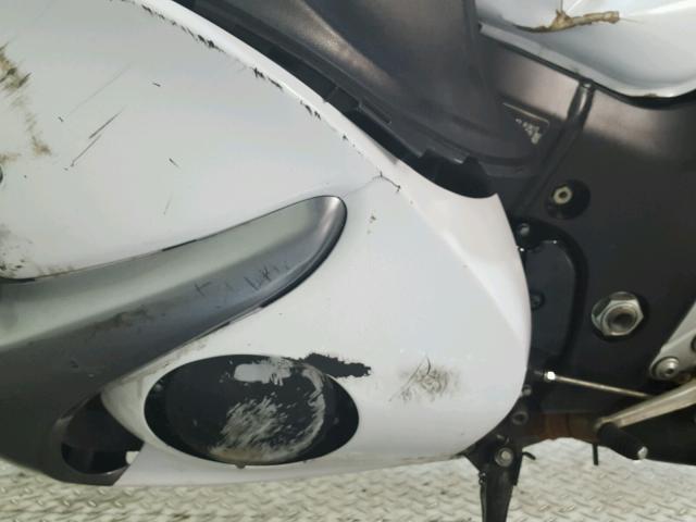 JS1GX72B0D2102646 - 2013 SUZUKI GSX1300 RA WHITE photo 11