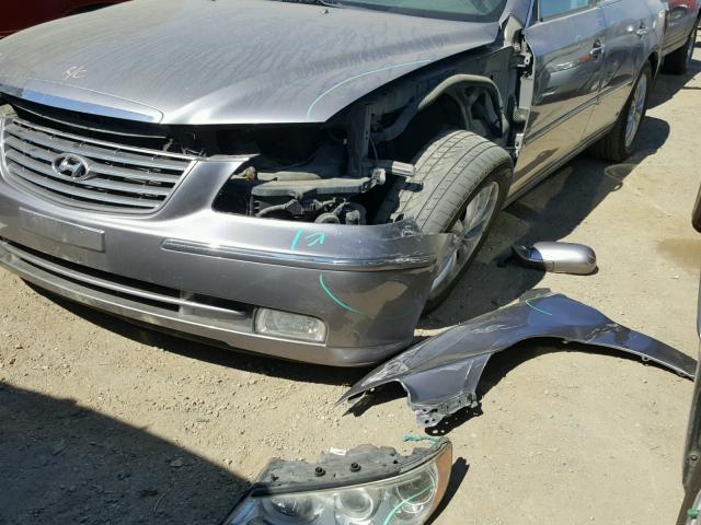 KMHFC46F36A091011 - 2006 HYUNDAI AZERA SE GRAY photo 9