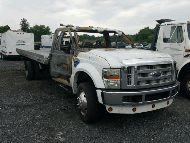 1FDAF57R08EC75690 - 2008 FORD F550 SUPER WHITE photo 1