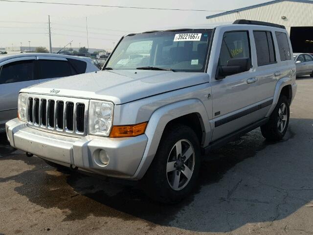 1J8HG48NX8C180287 - 2008 JEEP COMMANDER SILVER photo 2