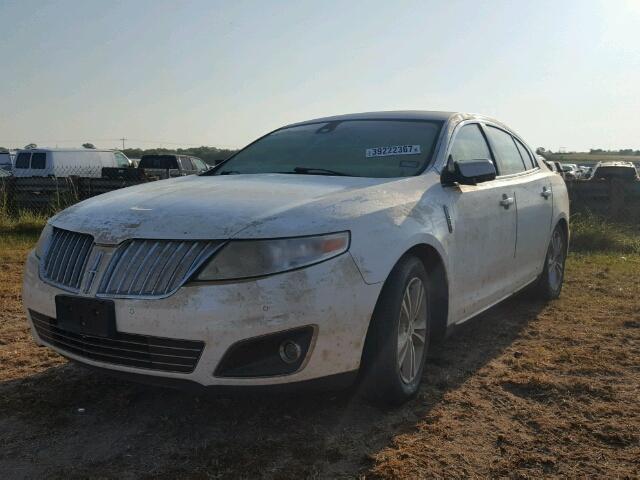 1LNHL9DR2BG601360 - 2011 LINCOLN MKS WHITE photo 2