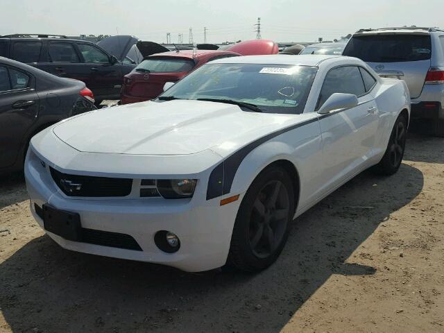 2G1FB1ED6B9151853 - 2011 CHEVROLET CAMARO WHITE photo 2