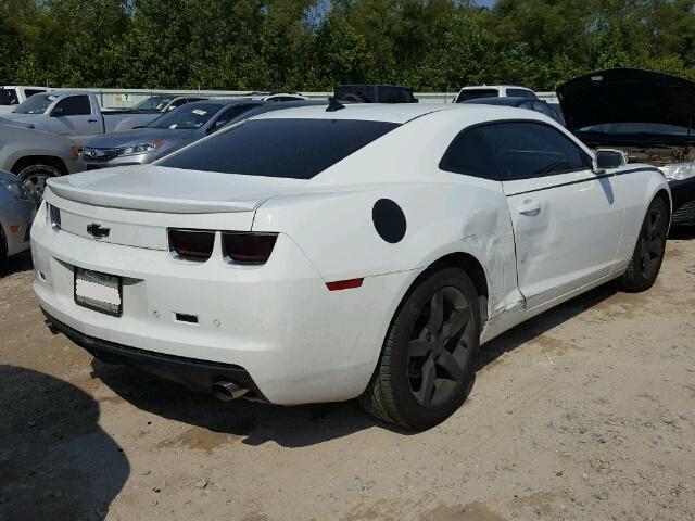 2G1FB1ED6B9151853 - 2011 CHEVROLET CAMARO WHITE photo 4