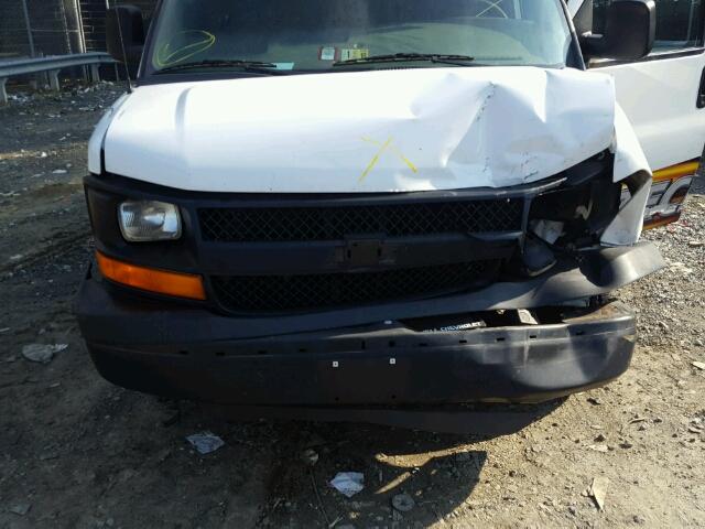 1GCWGFBA1B1163171 - 2011 CHEVROLET EXPRESS G2 WHITE photo 7