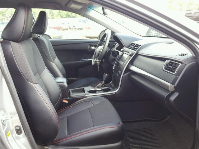 4T1BF1FKXHU667020 - 2017 TOYOTA CAMRY LE SILVER photo 5