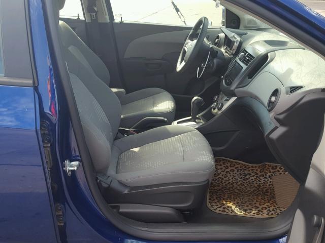 1G1JA5SH1E4108959 - 2014 CHEVROLET SONIC LS BLUE photo 5