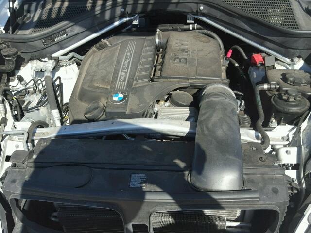 5UXZV4C54D0E01985 - 2013 BMW X5 أبيض صورة 7