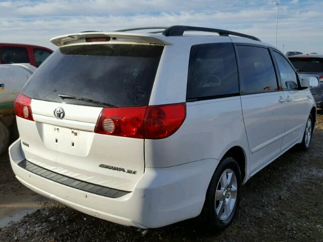 5TDZK22C77S009371 - 2007 TOYOTA SIENNA XLE WHITE photo 4