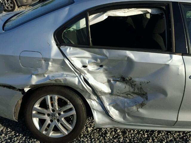 3VW2K7AJ4FM217718 - 2015 VOLKSWAGEN JETTA BASE 银色 照片 9
