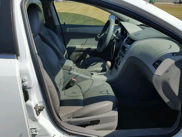 1G1ZC5E02AF185289 - 2010 CHEVROLET MALIBU თეთრი ფოტო 5