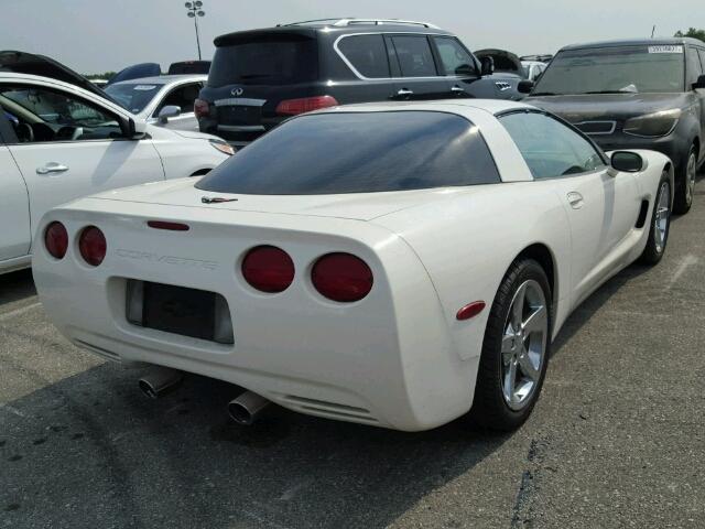 1G1YY22G025127122 - 2002 CHEVROLET CORVETTE WHITE photo 4