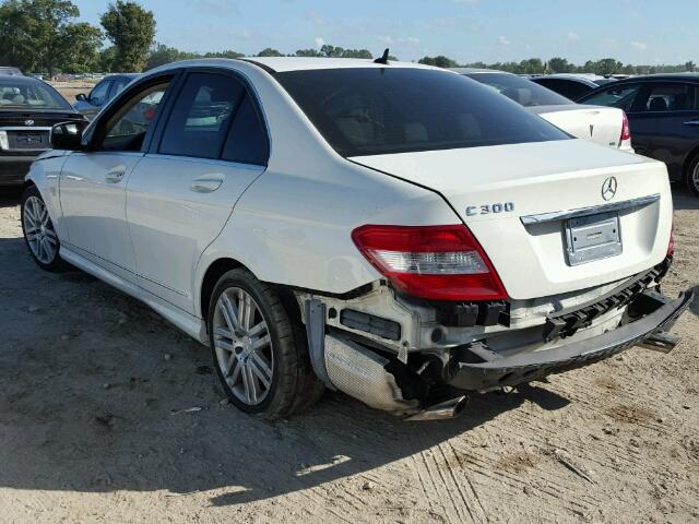 WDDGF54X29F234240 - 2009 MERCEDES-BENZ C WHITE photo 3