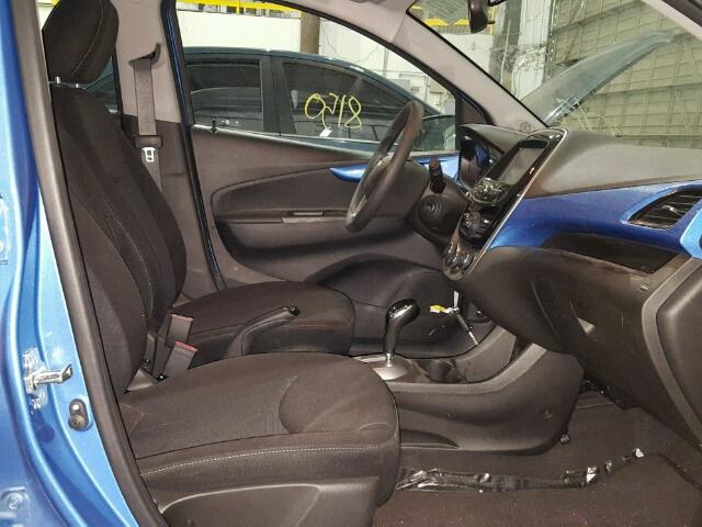 KL8CD6SA0HC752164 - 2017 CHEVROLET SPARK 1LT Синий фото 5