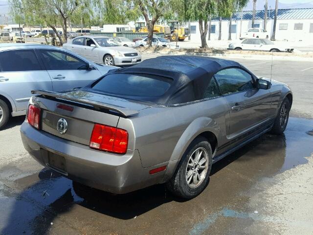 1ZVFT84N855252401 - 2005 FORD MUSTANG BROWN photo 4