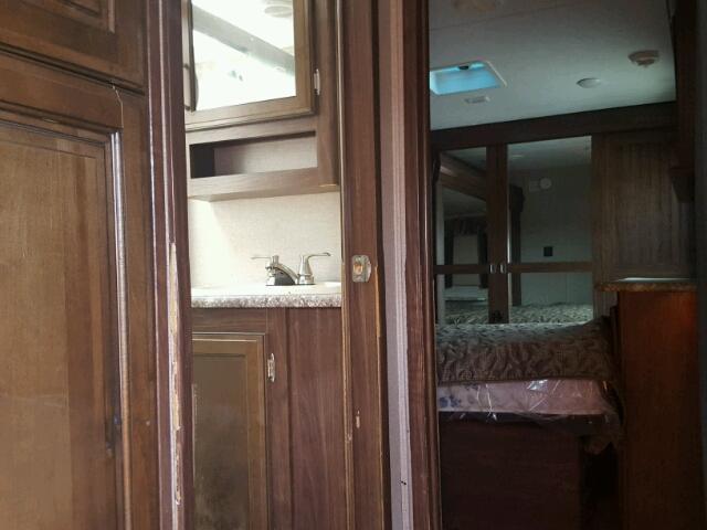 4YDF31026HA740891 - 2017 KEYSTONE MONTANA BEIGE photo 5