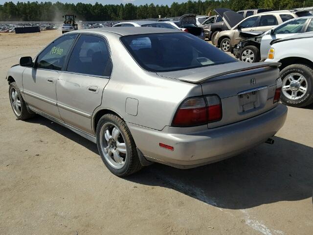 1HGCD5605VA214149 - 1997 HONDA ACCORD SE TAN photo 3