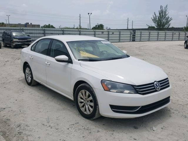 1VWAP7A39CC095658 - 2012 VOLKSWAGEN PASSAT S WHITE photo 1