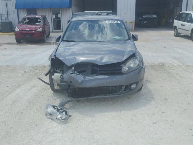 WVWMM7AJ7BW281641 - 2011 VOLKSWAGEN GOLF GRAY photo 9
