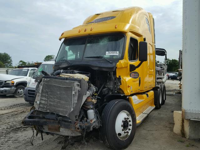 1FUJGLDRXCSBD6811 - 2012 FREIGHTLINER CASCADIA 1 YELLOW photo 2