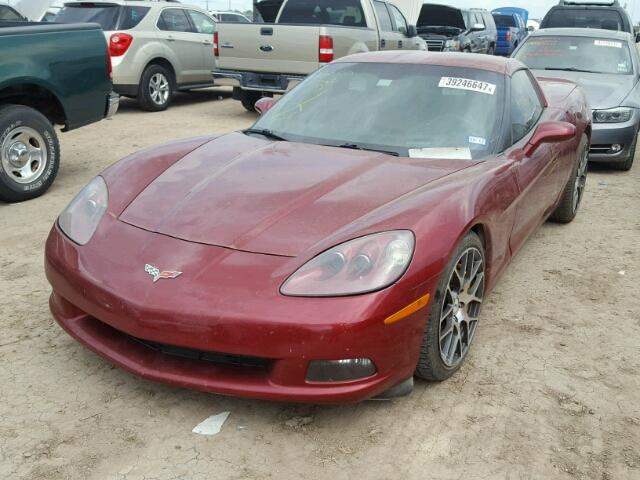 1G1YY24U455132721 - 2005 CHEVROLET CORVETTE MAROON photo 2