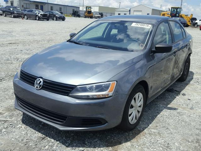 3VW2K7AJ3EM326315 - 2014 VOLKSWAGEN JETTA BASE Մոխրագույն լուսանկար 2