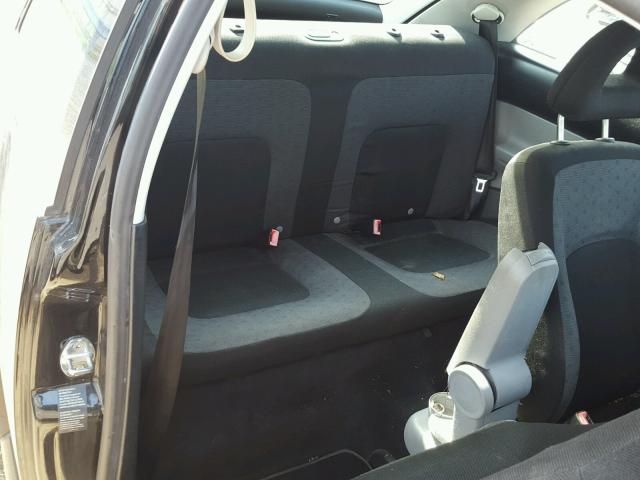 3VWCD21C72M415190 - 2002 VOLKSWAGEN NEW BEETLE 黑色 照片 6