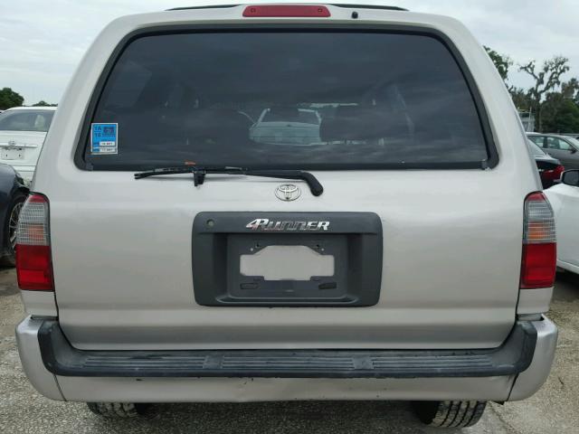 JT3GM84R9W0024790 - 1998 TOYOTA 4RUNNER SILVER photo 10