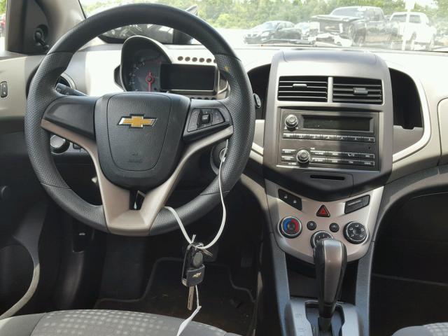 1G1JA6SH7E4210644 - 2014 CHEVROLET SONIC LS WHITE photo 9