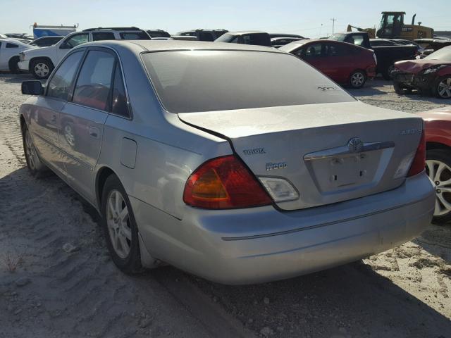 4T1BF28B0YU104609 - 2000 TOYOTA AVALON XL SILVER photo 3