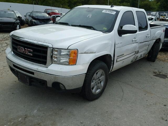 3GTP2WE32BG307375 - 2011 GMC SIERRA WHITE photo 2