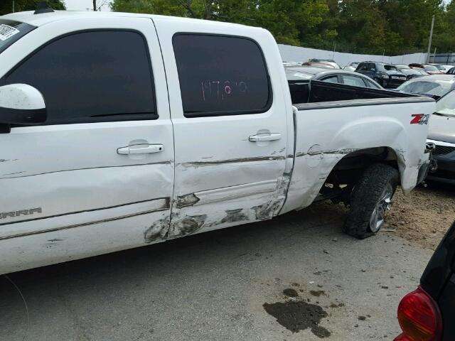 3GTP2WE32BG307375 - 2011 GMC SIERRA WHITE photo 9