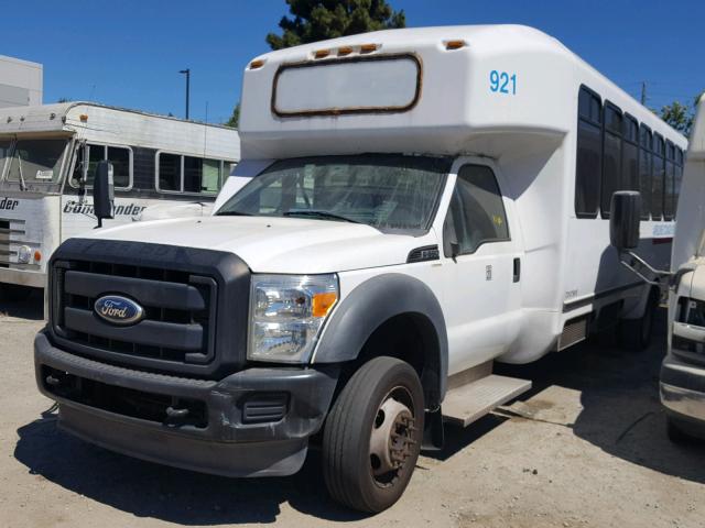 1FDAF5GYXBEC48169 - 2011 FORD F550 SUPER WHITE photo 2