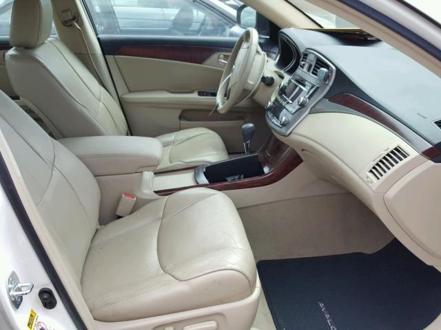 4T1BK3DB8BU392765 - 2011 TOYOTA AVALON BAS WHITE photo 5